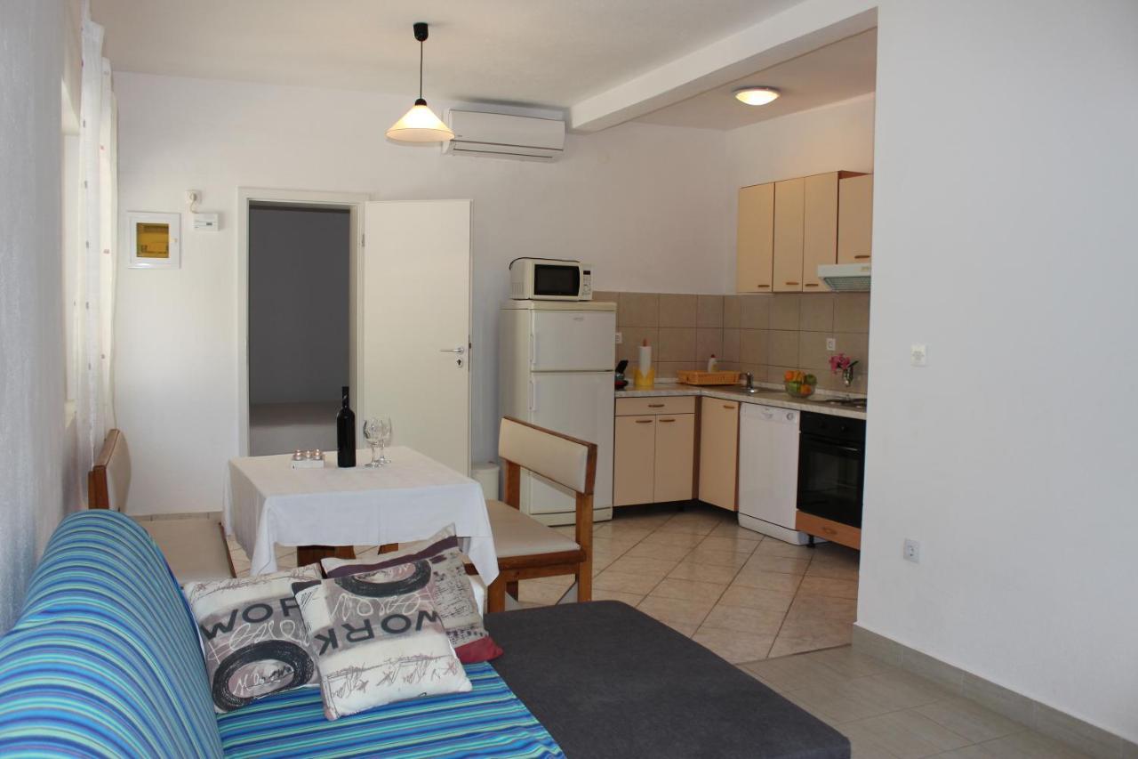 Zorana Apartment Mimice Exterior photo