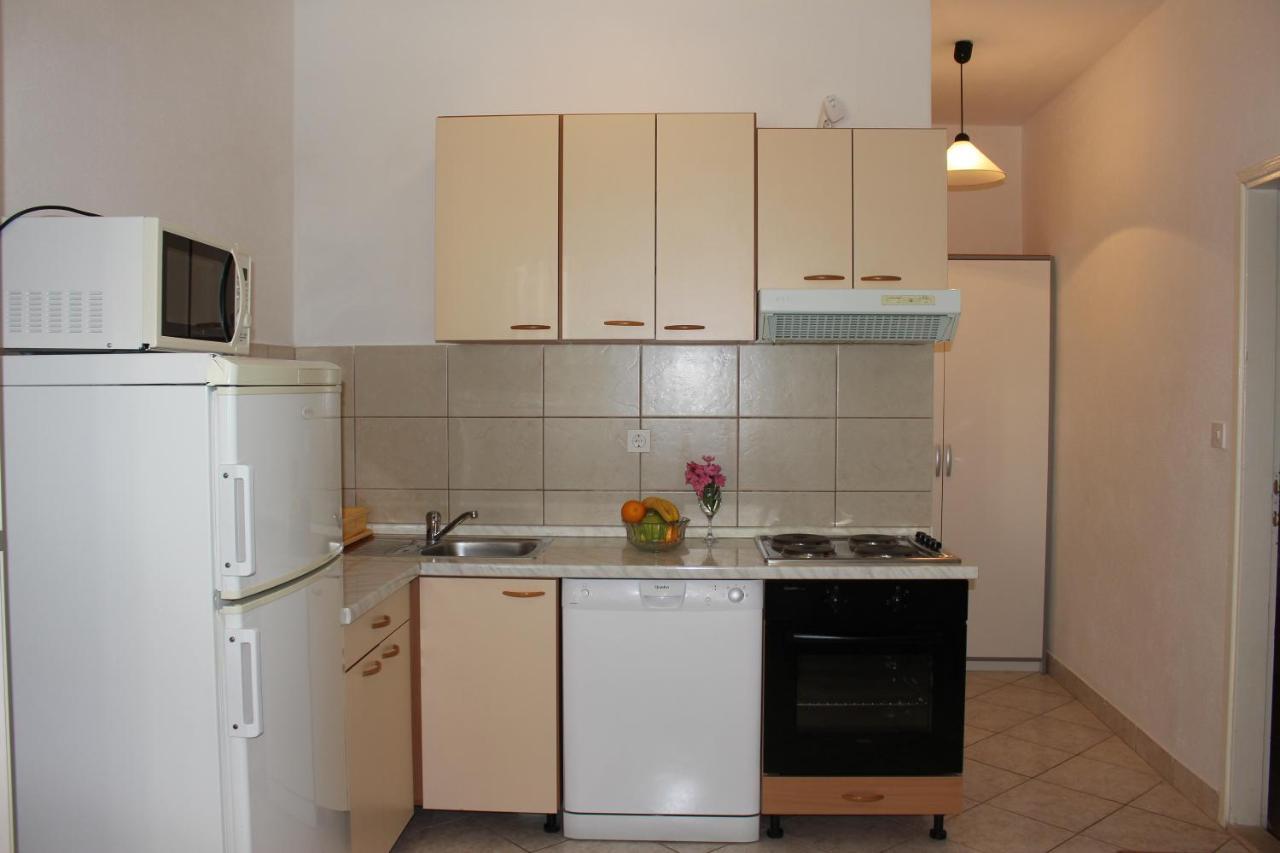 Zorana Apartment Mimice Exterior photo